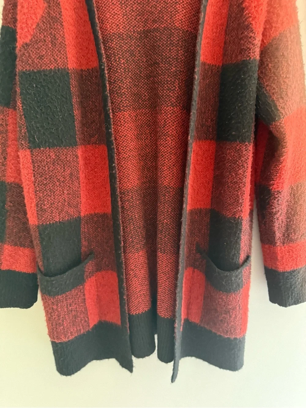 Lucky Brand Woman’s Black Red Buffalo Plaid Cardigan Sweater SZ M Long Pockets - Picture 4 of 10